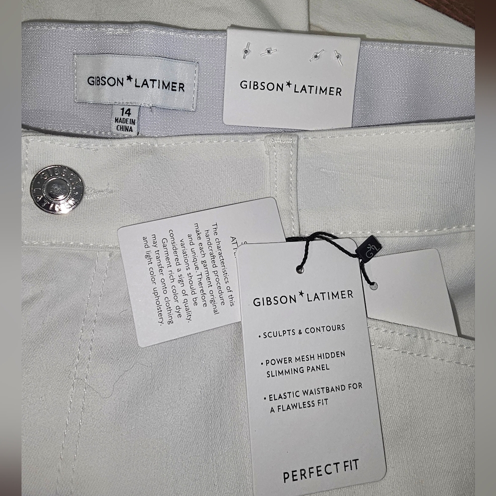 NWT Gibson Latimer Women's Denim White Jean Shorts Size 14 & 16 - Picture 2 of 5